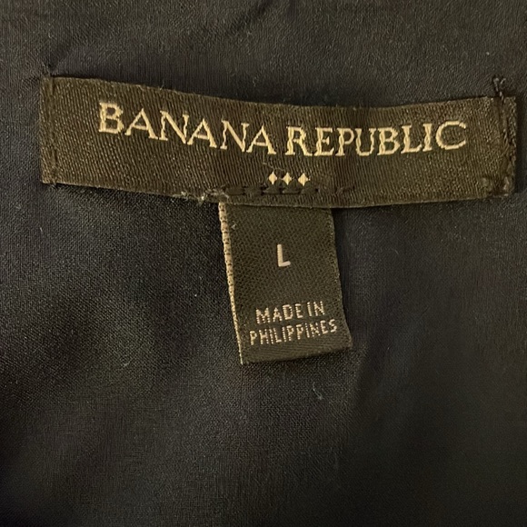 Linen scalloped trim blouse - Picture 3 of 3